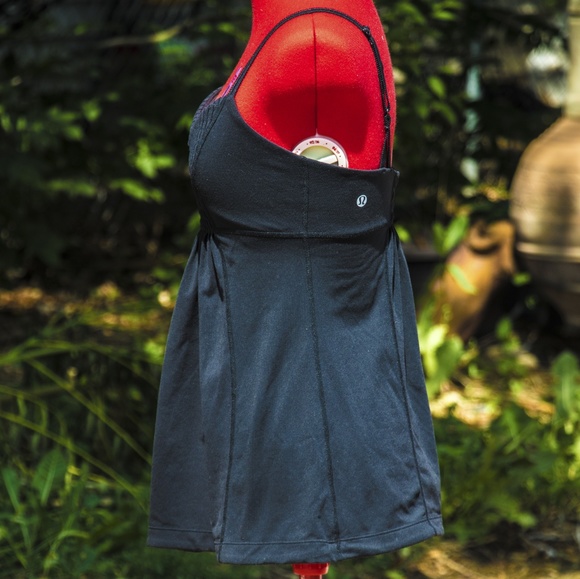 Lululemon top w/ built in bra - Picture 3 of 6